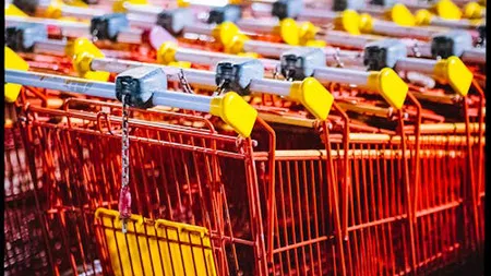 Ce a găsit un român în parcarea unui supermarket. A mers imediat la poliție, iar acum toată lumea îl laudă: 