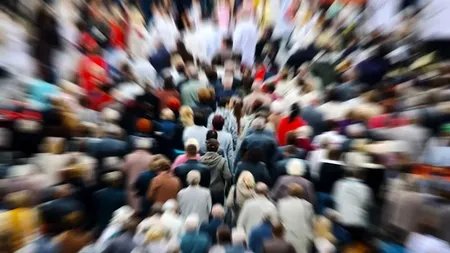 Numărul românilor scade, în continuare, vertiginos. Cifrele INS arată declinul îngrijorător al populaţiei, de la lună la lună