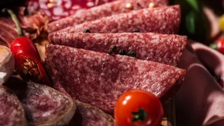 Pesta porcină africană a blocat exporturile de mici și salam de Sibiu în Marea Britanie și SUA