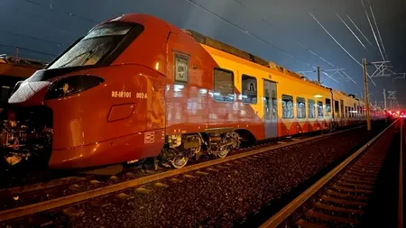 UPDATE Explicaţiile producătorului după ce trenul electric Alstom n-a plecat din Gara de Nord din cauza unor 