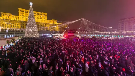 Când se aprind luminițele în București. Vineri se deschide Târgul de Crăciun din Piața Constituției
