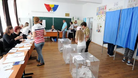 Ce școli vor avea orar modificat luni, după alegeri. Nicio școală nu va fi închisă în întregime
