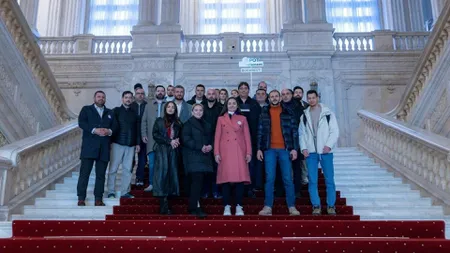 Cine sunt tinerii aduși de POT în Parlament: doi condamnați la închisoare, un individ prins la furat în magazin și pensionari care au lucrat la Interne