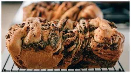 Cum se prepară cozonacul „babka”, desertul care cucerește inimile gurmanzilor de Crăciun