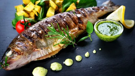 Peştele pe care trebuie să-l mănânci obligatoriu de Revelion 2025. Aduce noroc, este delicios, plin de vitamine şi sărac în calorii