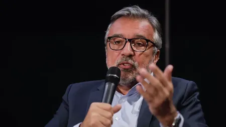 Lucian Romașcanu sugerează că PNL sau USR ar trebui să rămână în afara guvernării: ”Altfel, opoziția ar rămâne în mâna suveraniștilor. Fără PSD e foarte greu să se facă un Guvern”