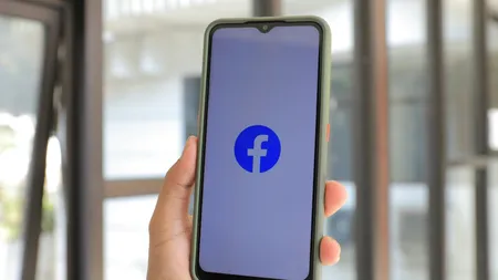 Un român care muncea în Germania a fost concediat fără preaviz din cauza postărilor pe Facebook! Ce i-a reproșat firma unde lucra