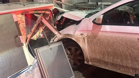 Un cetățean marocan a intrat cu mașina în fațada unei benzinării din Timişoara. Accident horror şi în Argeş