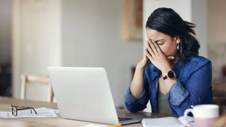Ziua în care românii intră în depresie. Studiu: 53% devin mai precauţi cu cheltuielile, iar 22% o iau razna