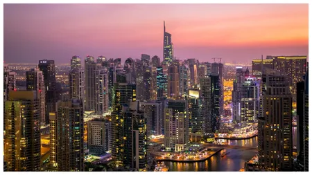 Persoanele care pleacă la muncă în Dubai ajung să muncească peste 50 de ore pe săptămână: „Uneori poate deveni ridicol”