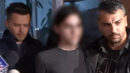 Elevul care a înjunghiat-o pe profesoara de japoneză, internat 5 ani într-un centru de detenție pentru minori