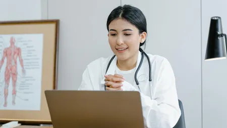 Nu ne mai pleacă medicii! România, pe locul 2 în Europa la ponderea medicilor tineri
