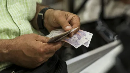 Creşterea pensiilor de 1.300 lei a fost anulată. Sunt afectaţi 4,9 milioane de pensionari din România