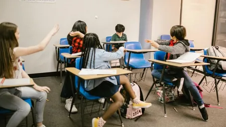Decizia luată de Guvern privind hărțuirea la școală și la locul de muncă. Anunțul făcut de ministrul Educației, Daniel David