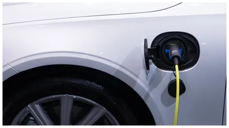 Mașinile electrice au arătat că au o capacitate mult mai mică a bateriei, când au fost testate la rece. Șoc la autoturismele Tesla