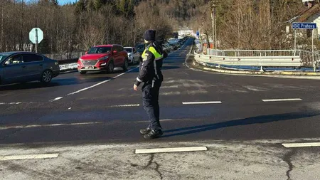 Aglomerație pe drumul de întoarcere de pe Valea Prahovei către București. Ce rute alternative recomandă Poliția Rutieră