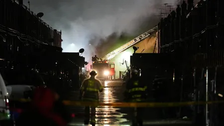 O nouă tragedie în SUA: Un avion cu şase persoane la bord s-a prăbuşit într-un cartier din Philadelphia VIDEO