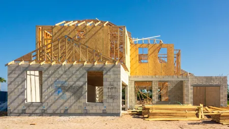 Românul care a reuşit să-şi construiască o casă de 200 de metri pătraţi fără să ia credit de la bancă
