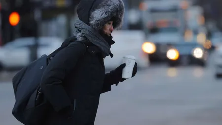 Prognoza meteo 6 februarie. Vreme geroasă și ninsori în multe zone. Dimineața și noaptea va fi ceață