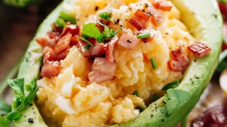 5 omlete rapide, ușor de preparat, bune de mâncat și seara. Descoperă care este preferata ta