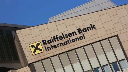 Raiffeisen Bank în pragul colapsului. Colosul bancar este prima dată pe pierdere după nouă ani