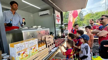 Magazinul de sucuri de fructe, în totalitate naturale, doar din fructe româneşti, care urmează să fie deschis în Bucureşti. Cooperativa de producători români deja îşi vinde produsele în magazine partenere