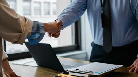 Joburi 2025. Zeci de posturi libere pentru cei care vor să câștige 8.000 de euro net pe lună! Nu se cer studii superioare