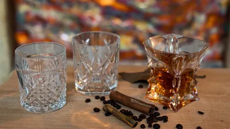 Pahare de whisky: Cum să alegi modelul ideal pentru băutura ta preferată