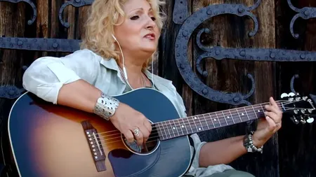 Concertul artistei folk Maria Gheorghiu a fost anulat din cauza unor acuzații că ar face parte dintr-o organizație legionară