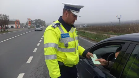 Ce trebuie să faci când te opresc poliţiştii de la Rutieră și ce documente trebuie să le arăti