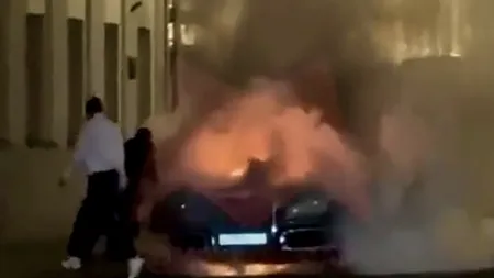 Incident la Moscova. O limuzină din flota lui Putin a explodat. Supranumită 
