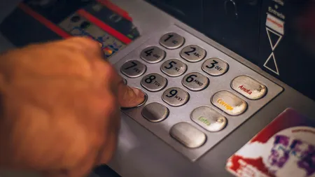 Vin bani pe card. Cererile se depun până pe 30 mai inclusiv, apoi plăţile se sistează