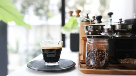 În ce poți păstra cafeaua pentru a se menține proaspătă și aromată. Greșeala făcută de gospodine
