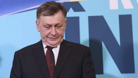 Ce avere are Crin Antonescu după 10 ani în care nu a muncit deloc. Fostul președinte PNL are case, terenuri, dar și economii