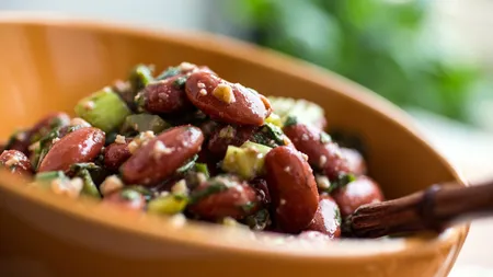 Rețetă de post. Cum să pregătești o salată de fasole roșie
