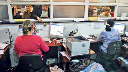 Restricții pentru angajații la stat. Românii care nu vor mai avea voie să lucreze în instituțiile publice