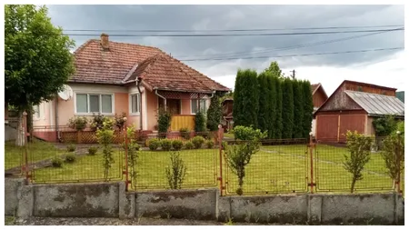 Românii care montează anumite decorațiuni pe gardul casei pot primi pedeapsa cu închisoarea. Greșeala banală care îi poate băga în mari belele