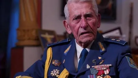 Cine este generalul în retragere Radu Theodoru, percheziționat de DIICOT? Negaționist al Holocaustului și fostă mână dreaptă a lui Vadim Tudor