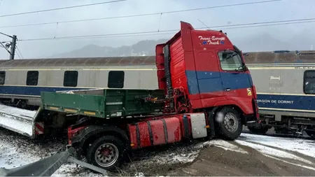 Haos pe ruta feroviară către munte. Trenurile staţionează între Sinaia şi Buşteni din cauza unui accident