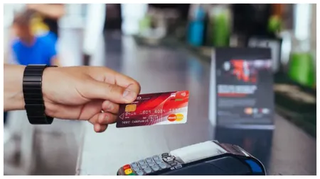 Noua taxă care se aplică pentru plata cu cardul. Tariful ascuns care vă poate lăsa fără bani