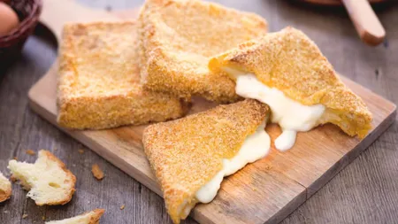 Mozzarella in carrozza, un alt tip de cașcaval pane. Rețeta deliciului care a făcut ravagii în rândul locuitorilor din Napoli