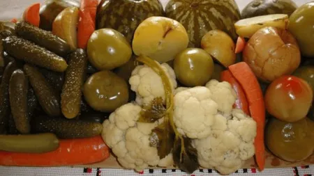 Problemele grave de sănătate care pot fi provocate murăturile de casă. Toxina extrem de periculoasă şi potenţial letală