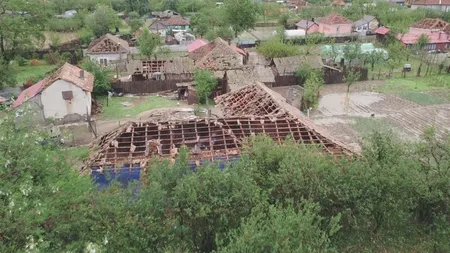 COD GALBEN de fenomene periculoase. Vijelii, descărcări electrice şi grindină. Se anunţă tunete şi fulgere şi la Bucureşti în orele următoare
