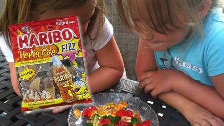 Jeleuri Haribo, adorate de cei mici, retrase de pe piață după ce s-a descoperit canabis în compoziția lor. Mai mulți membri ai unei familii au ajuns la spital după ce le-au consumat