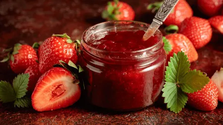 Rețetă de dulceață de căpșuni. Ce cantitate de zahăr se pune la kilogram pentru un gust desăvârșit