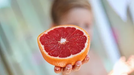 Fructul minune care curăță ficatul și produce colagen. Este plin de vitamina C