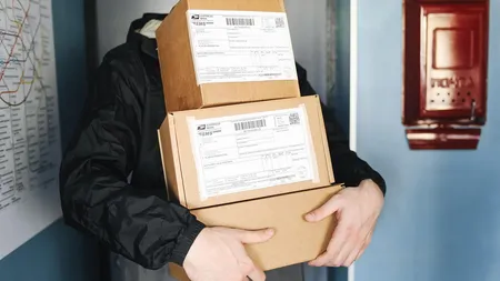 Doi livratori au furat colete de aproximativ 150.000 de euro. Firma pentru care lucrau aproape că a dat faliment