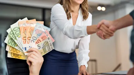 Salariu de 4.500 de euro pentru românii dispuși să plece la muncă în afară. Ce trebuie să facă pentru a primi acești bani