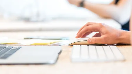 Dependența de ecrane în România. Impact social, gaming și jocuri de noroc online