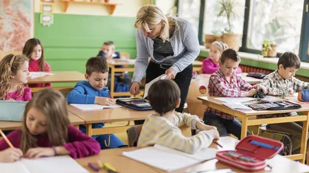 Zi liberă pentru elevi și profesori în 5 iunie, când este sărbătorită Ziua Învățătorului